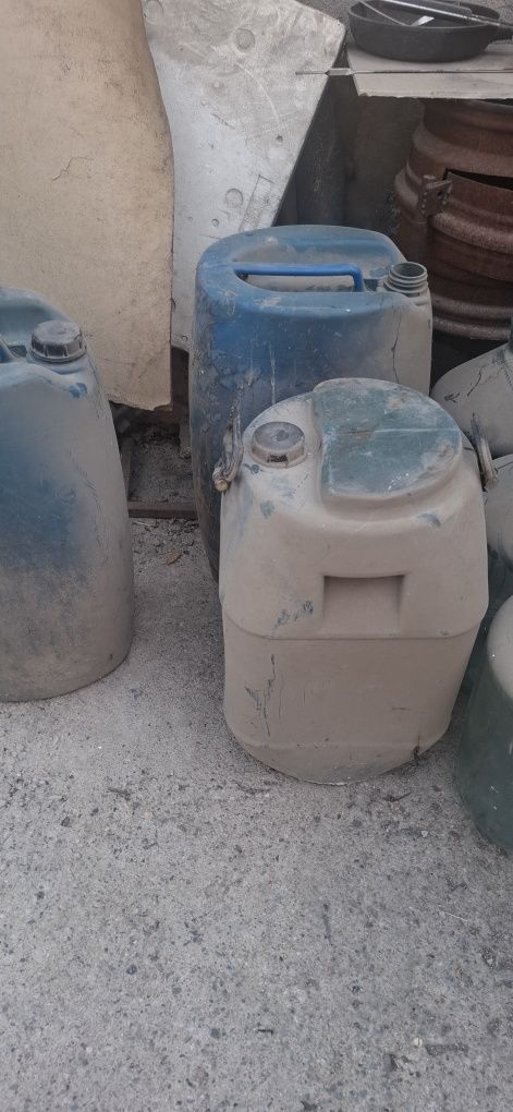 Продам ёмкости, бутыли