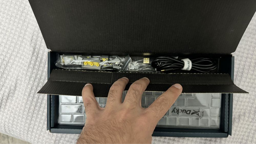 Продам игровую клавиатуру Ducky One 2 SF