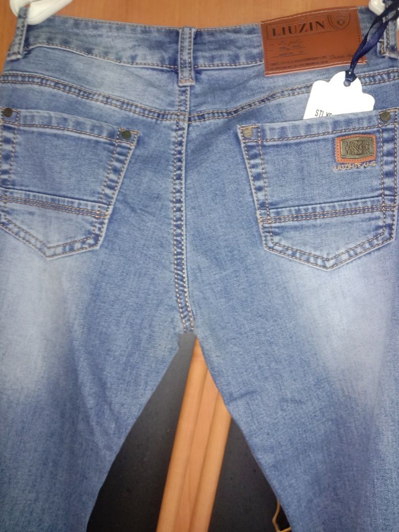 Продам джинсы.    .