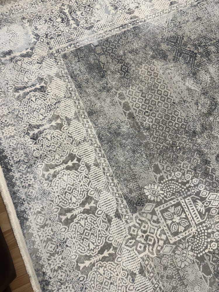 Продам ковер 2,50х3,50. Отличное состояние