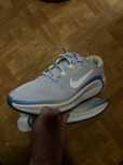 Продам кроссовки Nike. Оригинал новые.