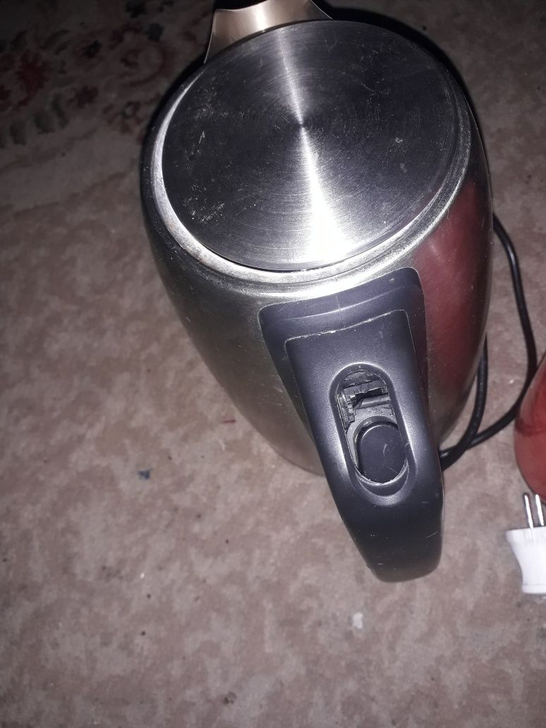 Продам электрический чайник