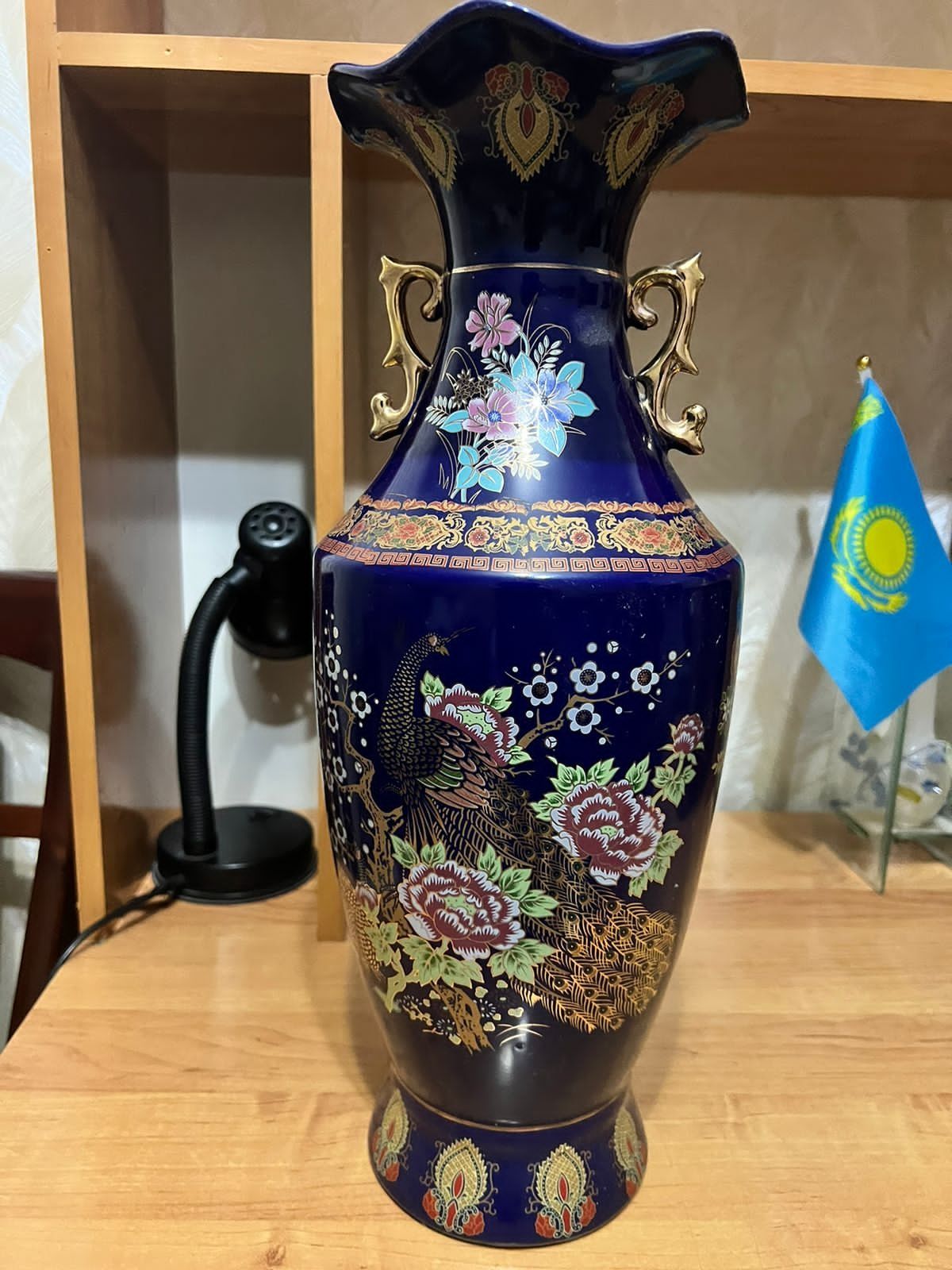 Вазы,форфоровые.