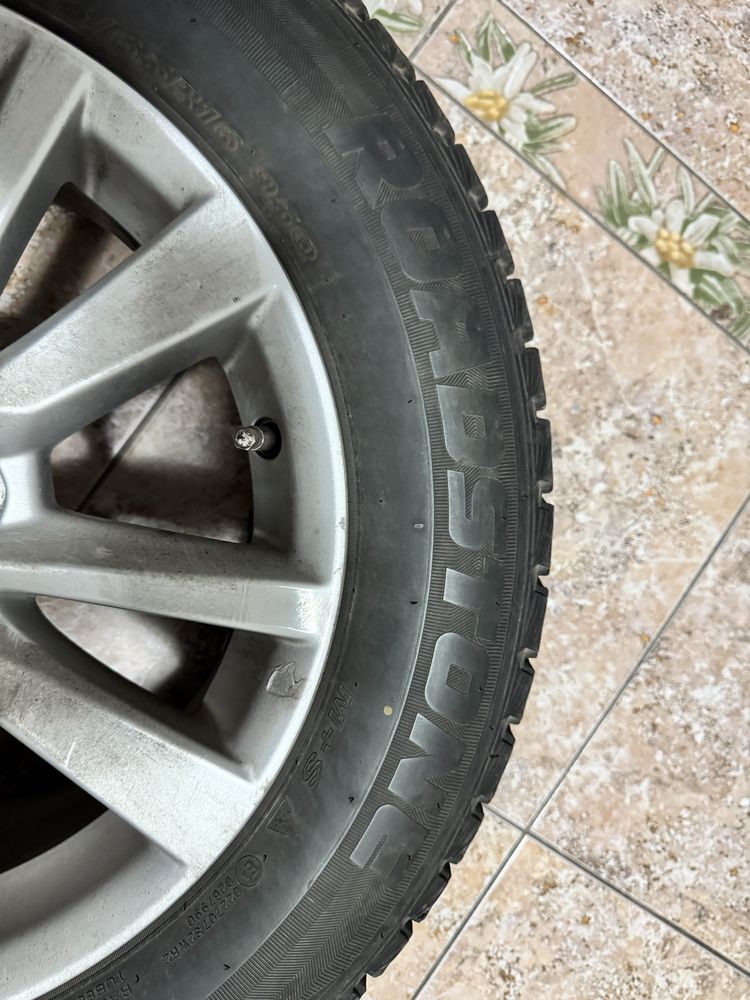 Диски оригинал с резиной на Toyota Camry 70