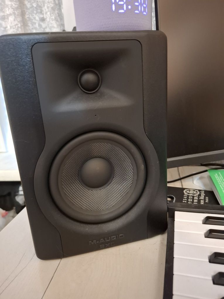 Продам 2 монитора M-Audio BX5 D3