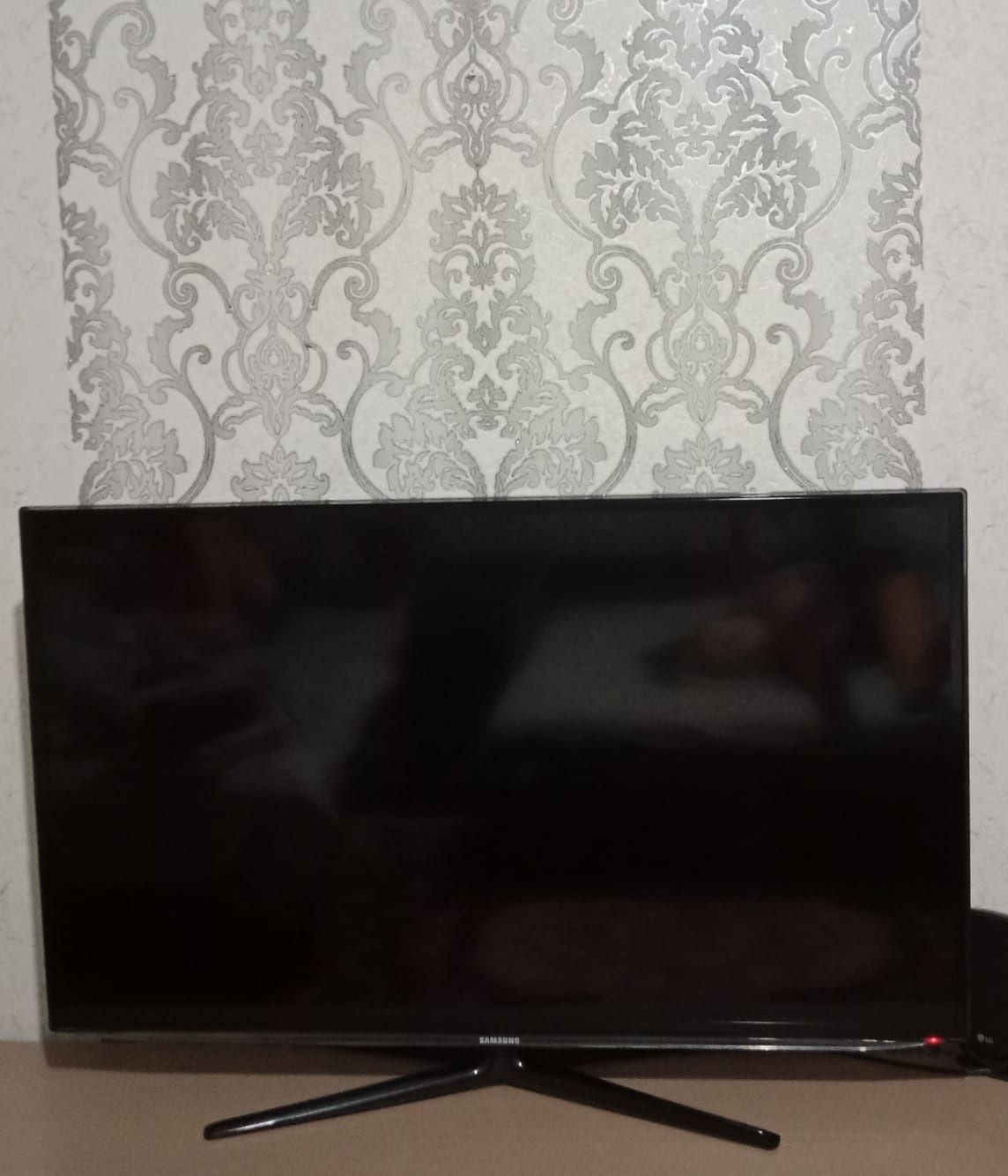 Продам телевизор LG -60000 тг. .Samsung- 80000 тг.