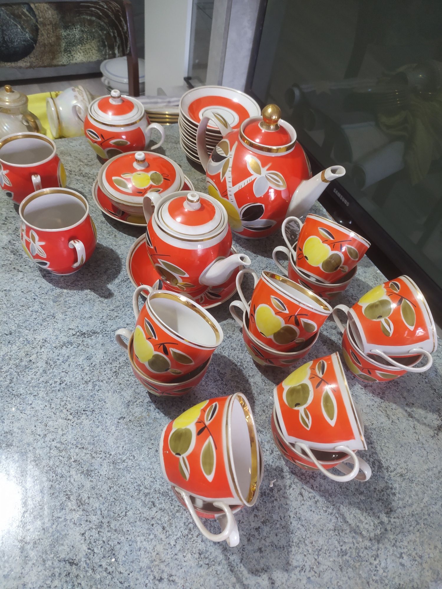 Чайные и кофейные сервизы..новые.. без сколовез сколов