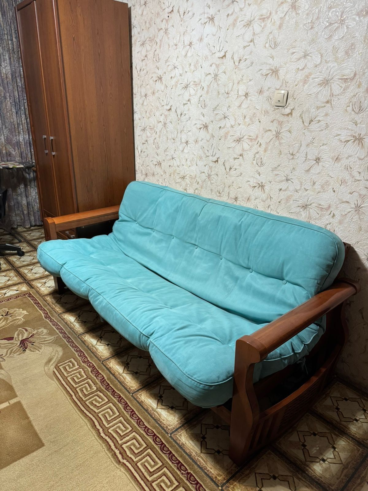 Продам мебель: диван, кровать, мини диванчик раздвигается как