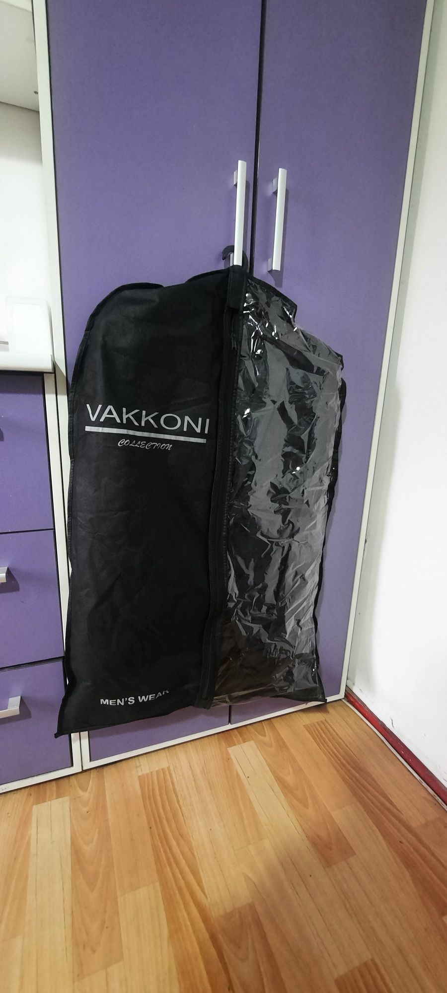 Продам костьюм темно синий