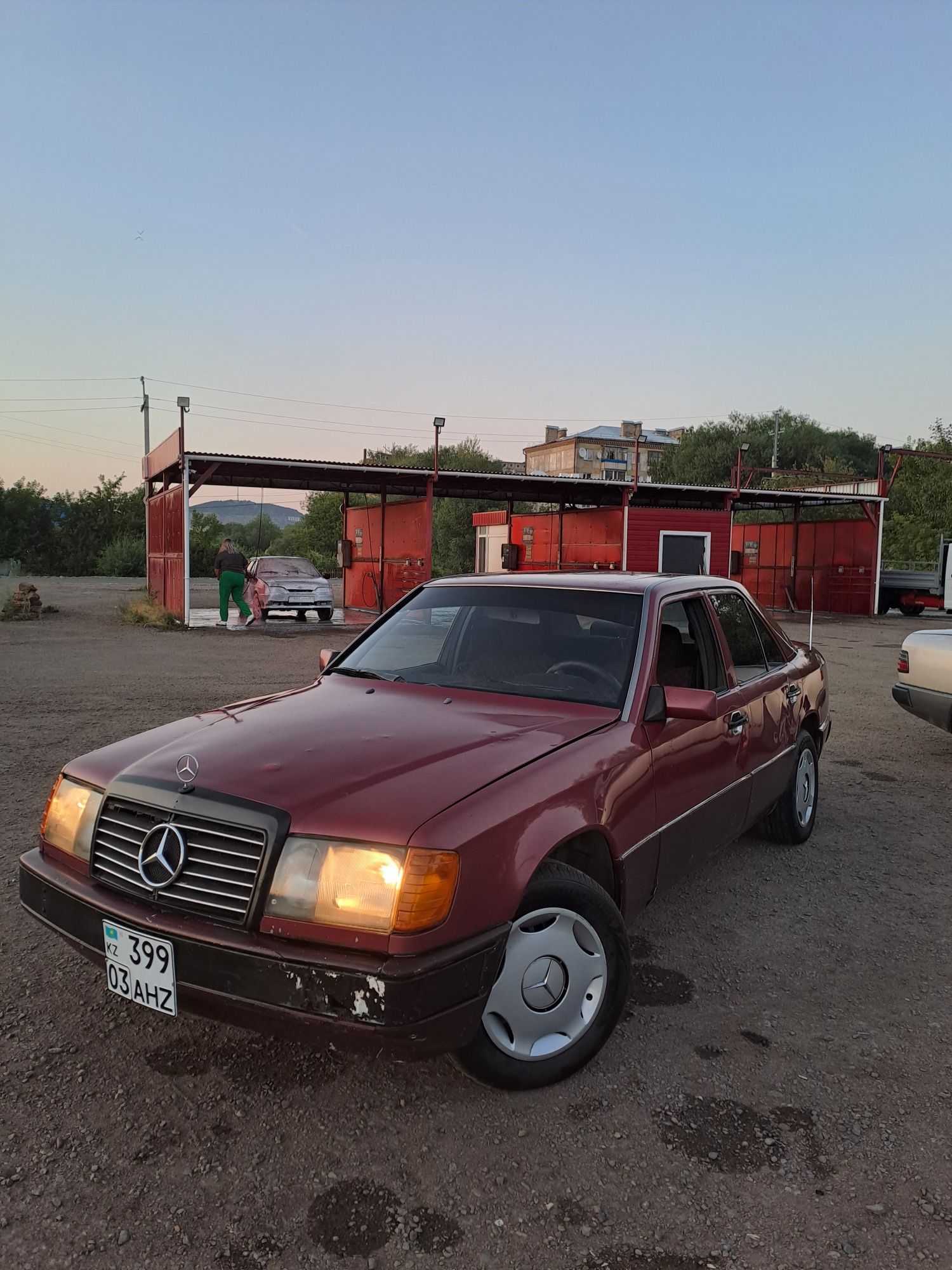 Продам мерседес 124