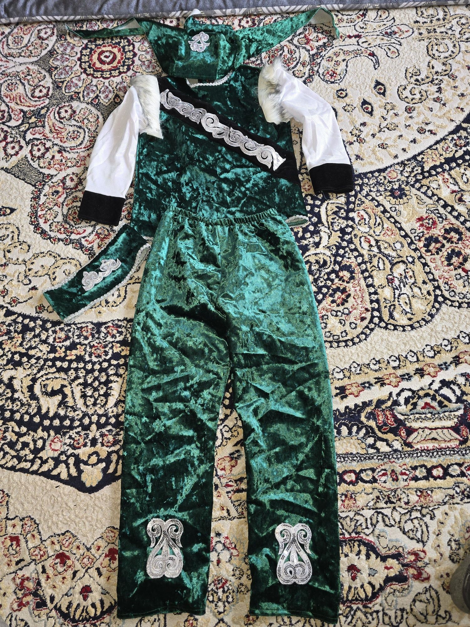 Казахский костюм