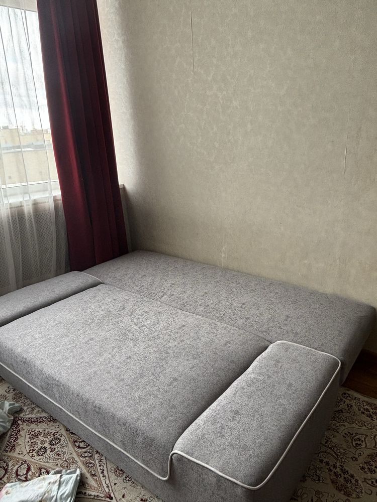 Продам почти новый диван