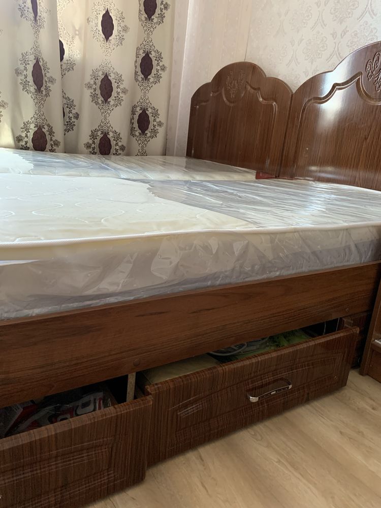 СРОЧНО ПРОДАЮ дешево шкаф-купе + 2 кровати, комод, тумба