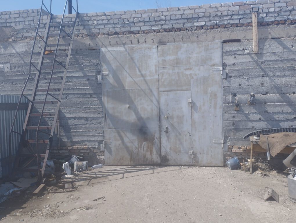 Продам боксы 6*12