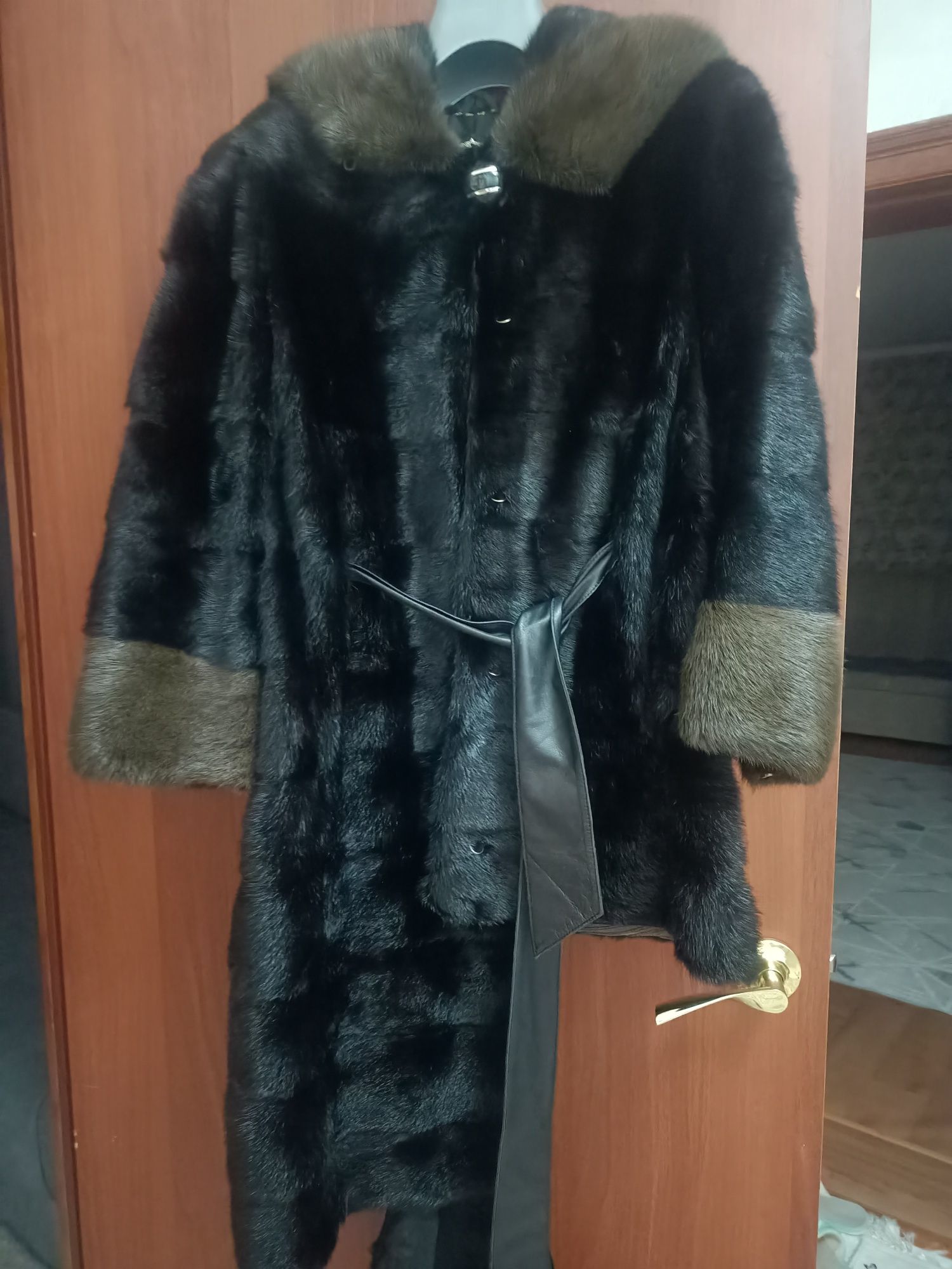 Продам норковую шубу