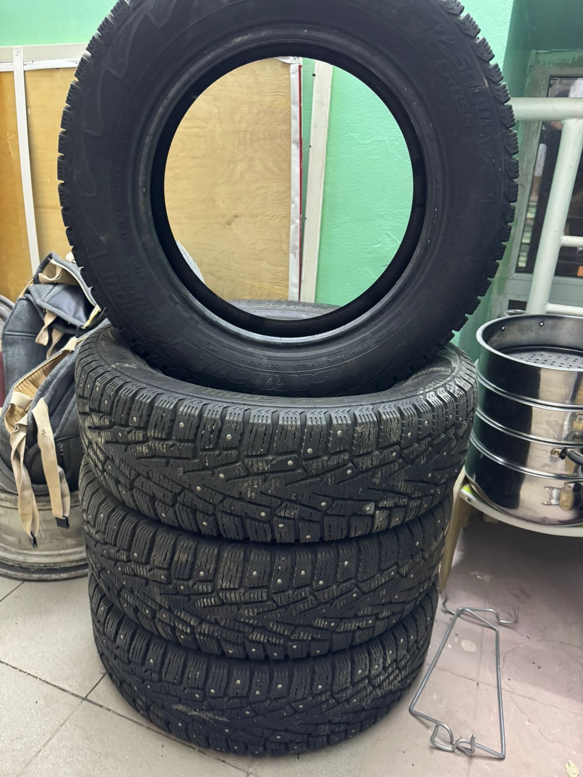 Продам Зимние шины