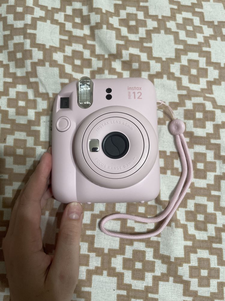 instax mini 12 с чехлом