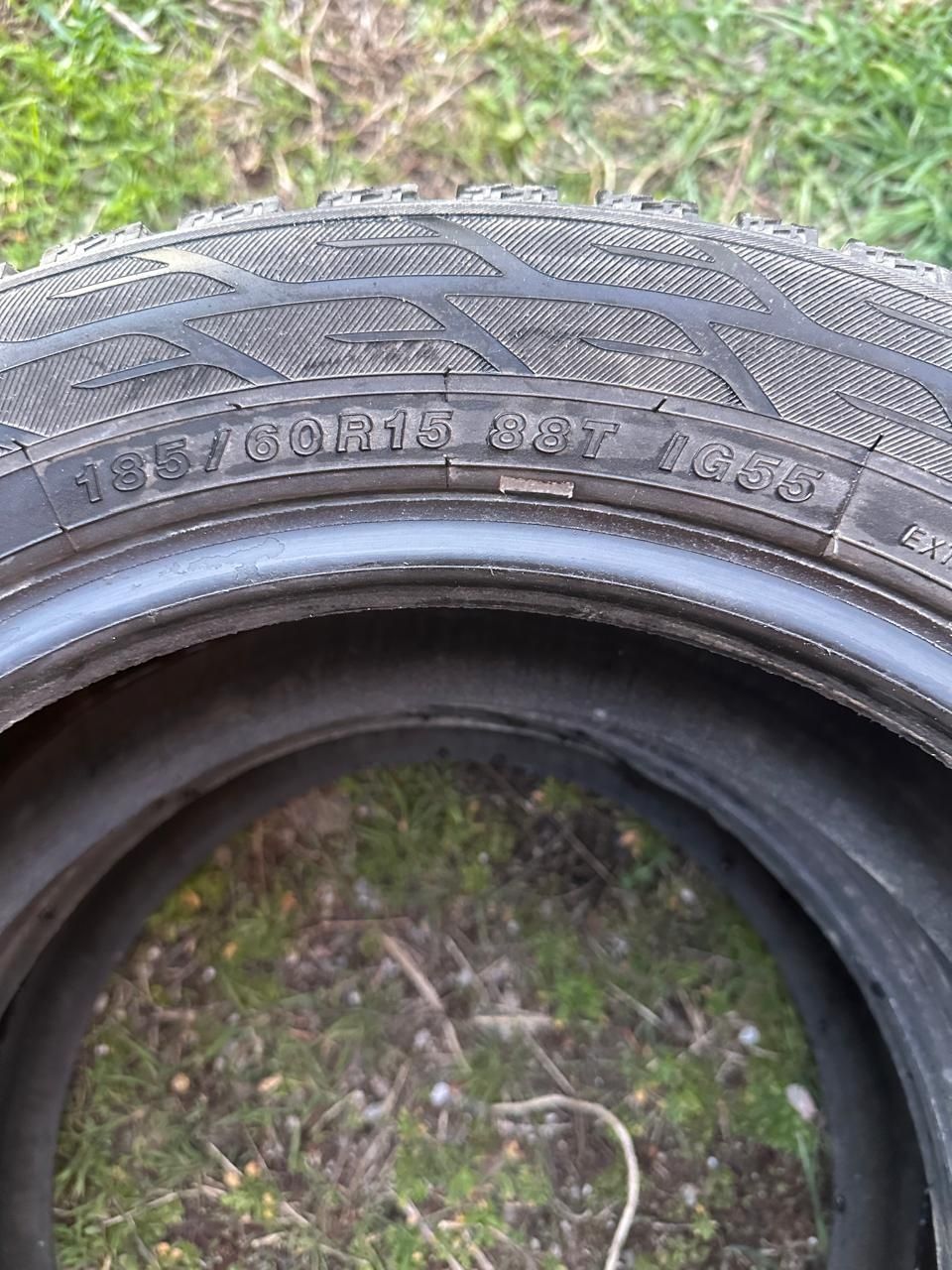 Шины зимние. 185/60R15. YOKOHAMA. В хорошем состоянии. 2 штуки.