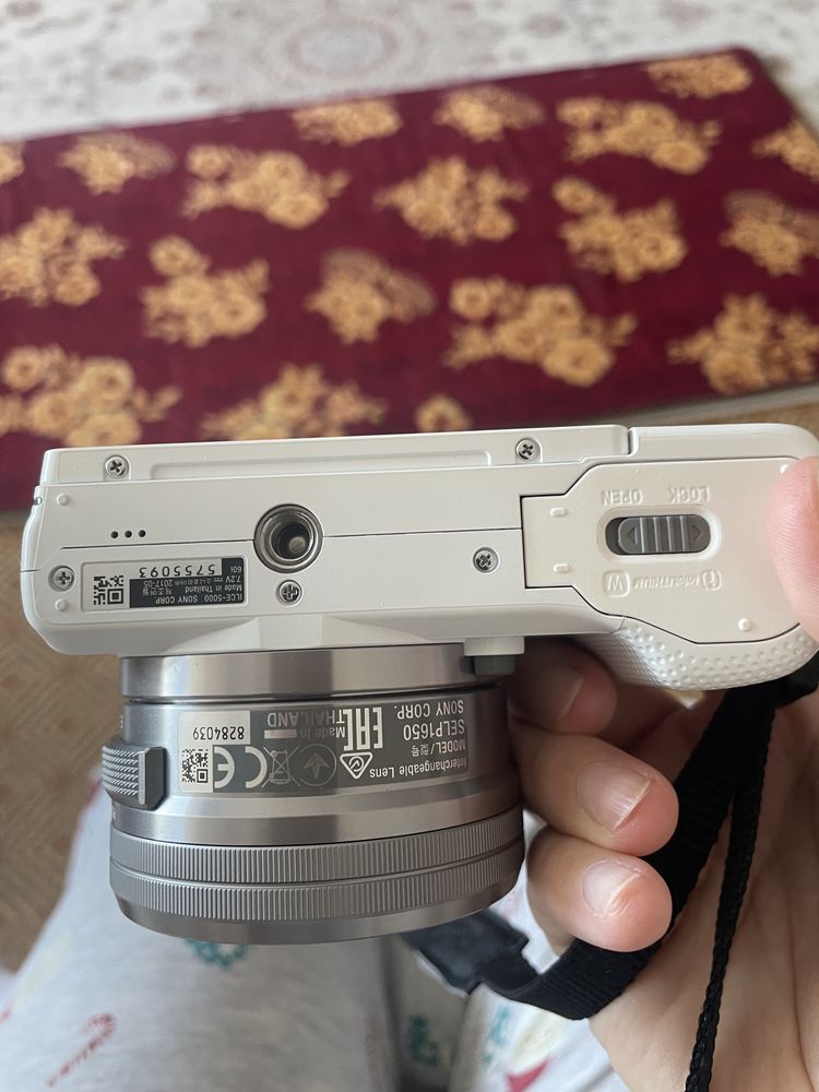 Sony Alpha, Цифровой фотоаппарат a5000