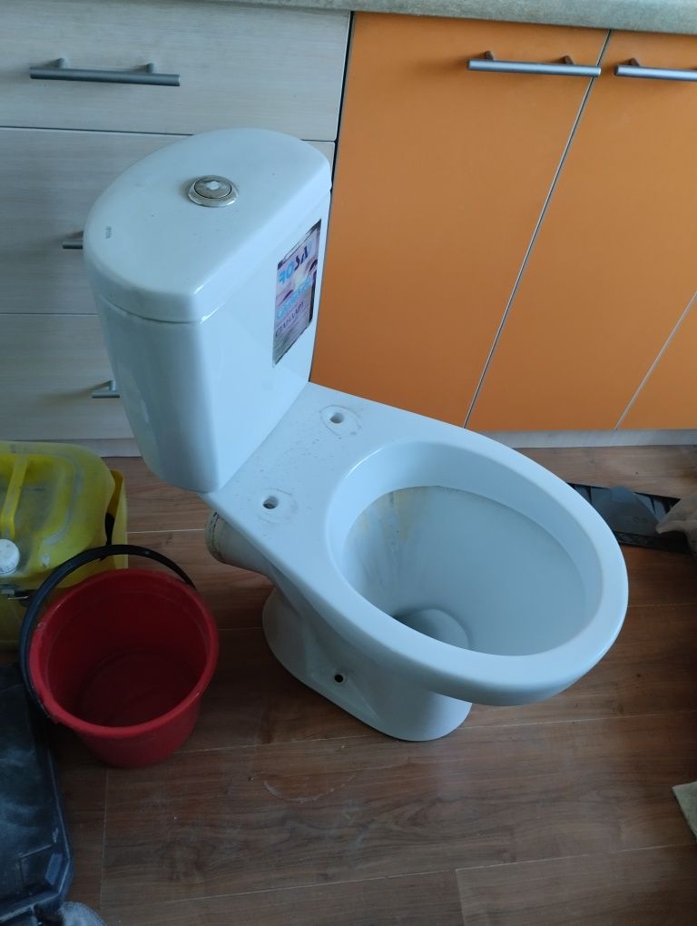 Продам унитаз бу 15000