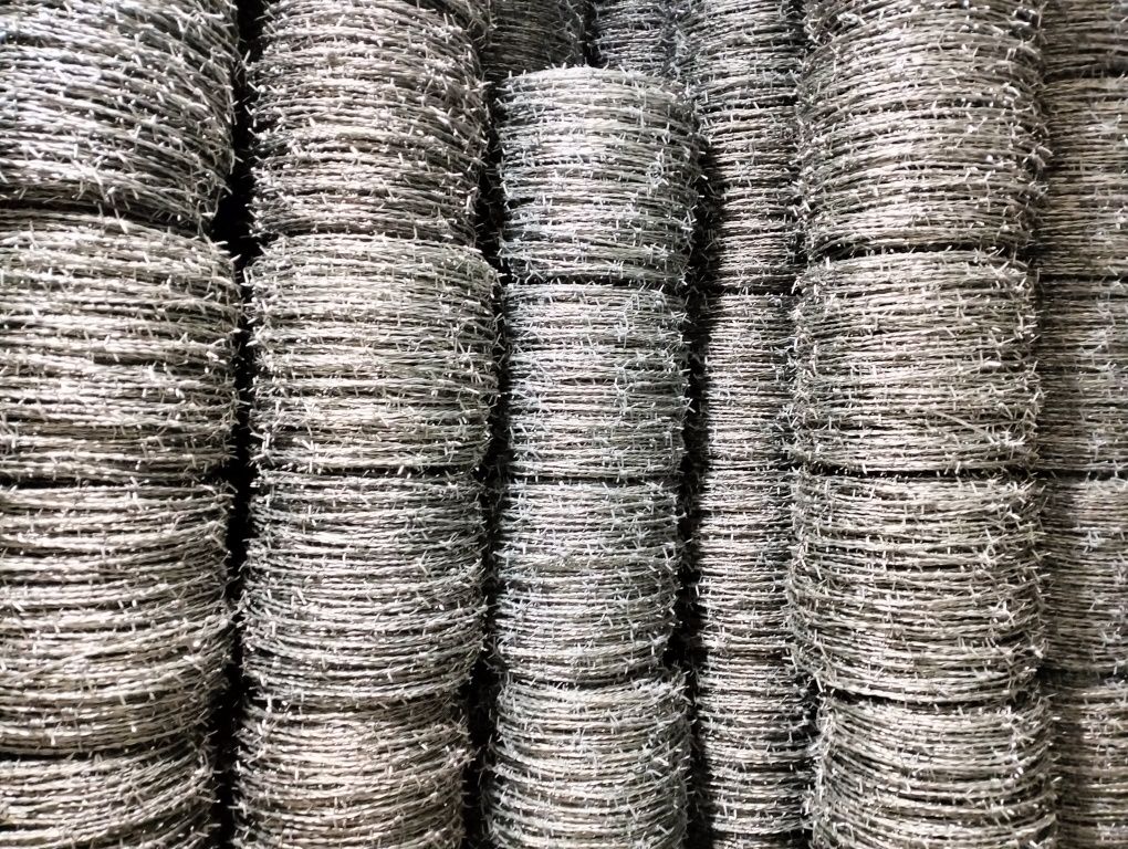 Колючая проволока от производителя