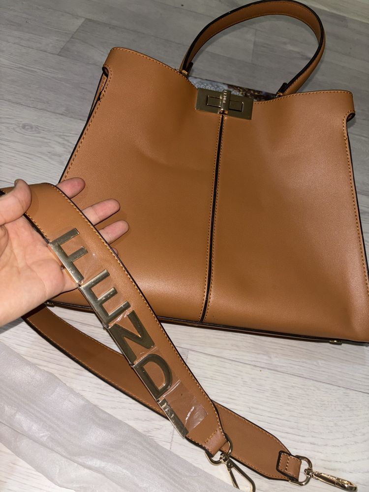 Сумка Fendi  большой удобный