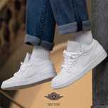Кроссовки Nike Air Jordan 1 Triple white