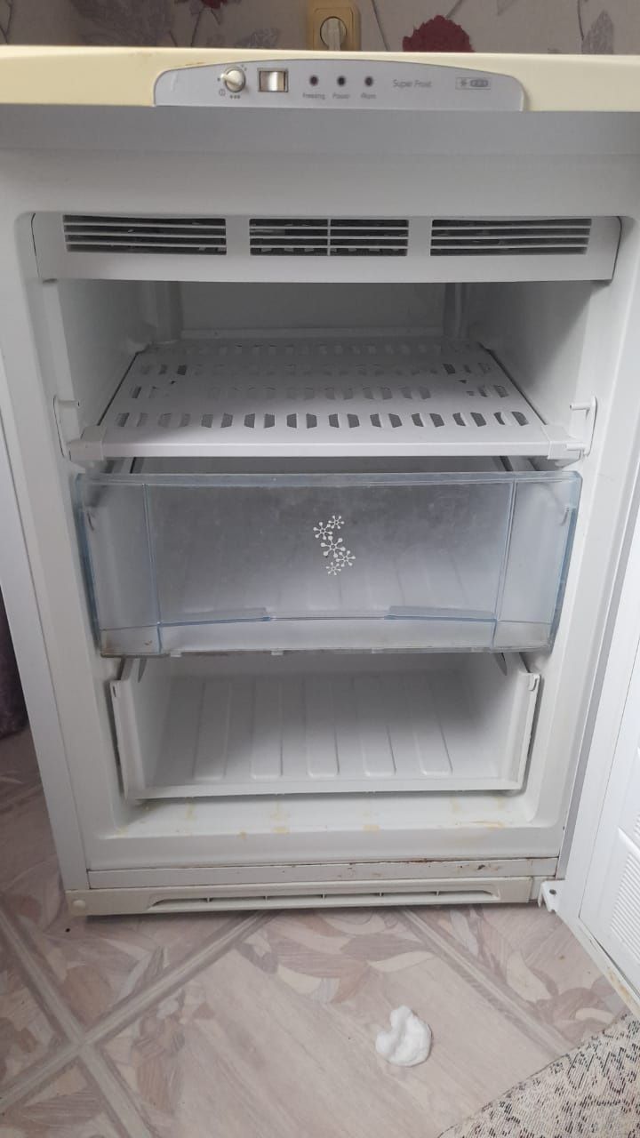 Продам морозильник