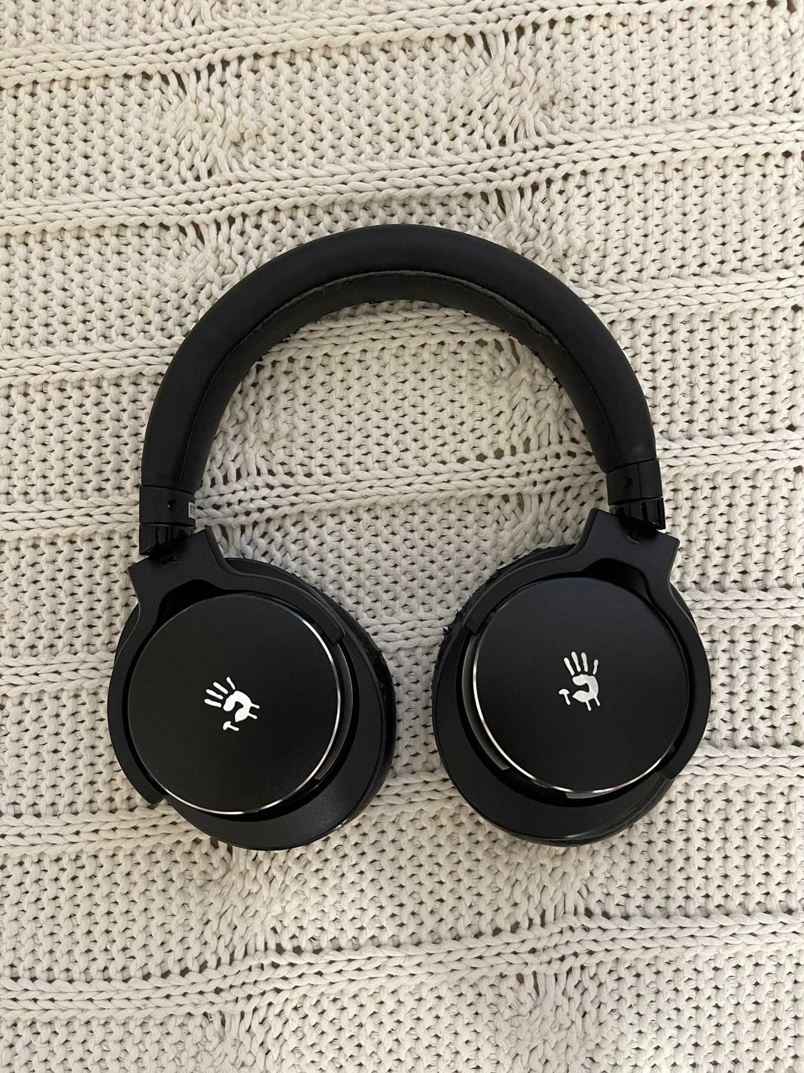 Продам полноразмерные наушники Bloody M550.