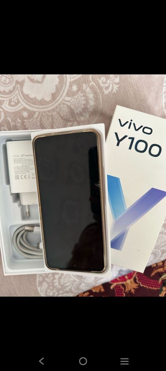 Vivo Y100 сатылады Кыз бала устаган256 гб