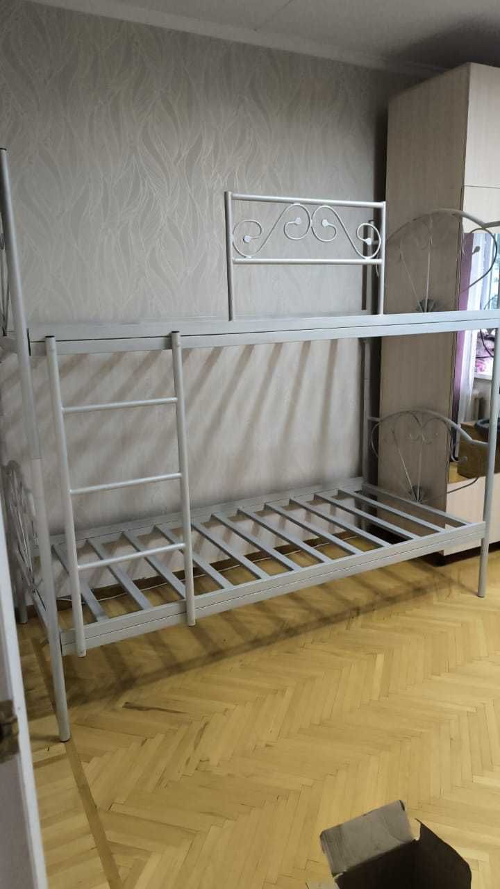 Двухъярусная кровать " Калибри" (двухярусная). Разбирается на две.