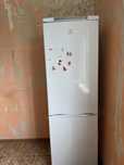 Продам Холодильник INDESIT