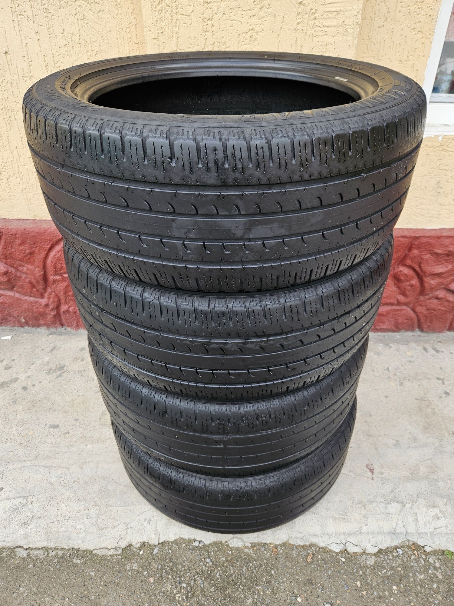 Летняя резина GOOD YEAR EFFICIENTGRIP 235\50\R19