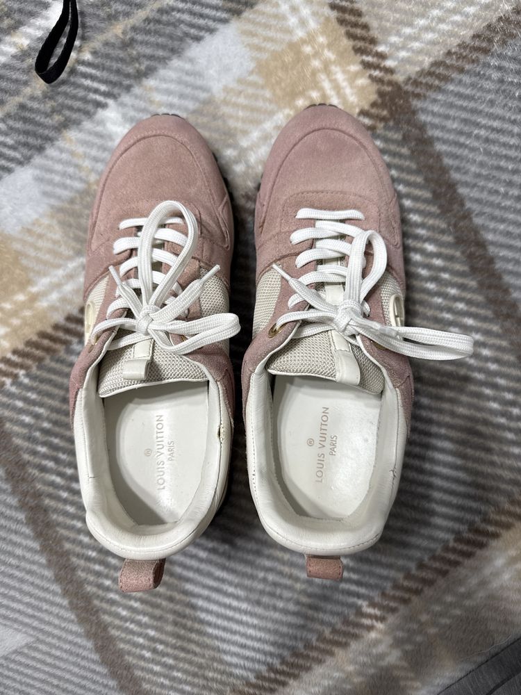 Louis vuitton run away