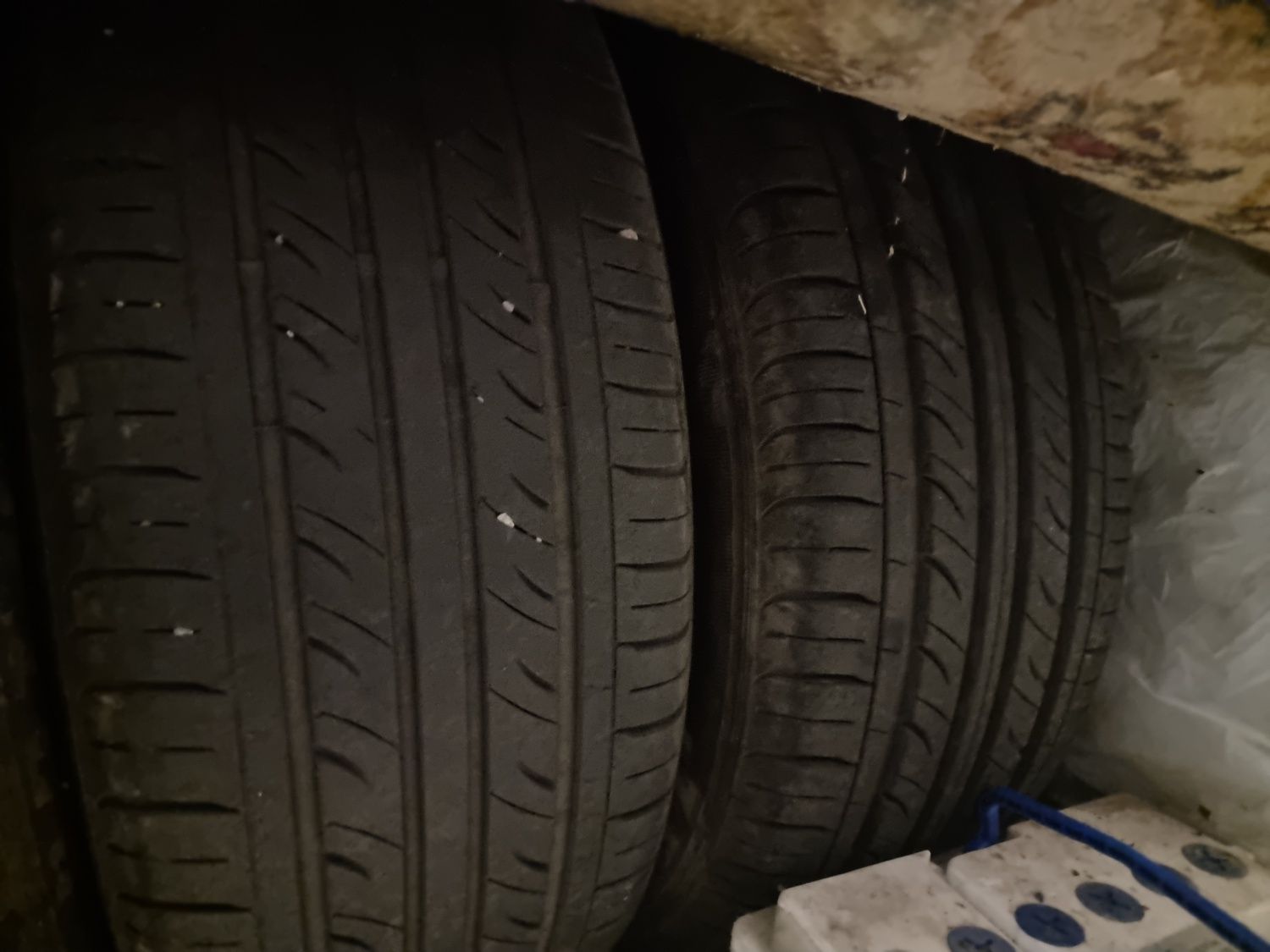 Продам шины летние и зимние R16