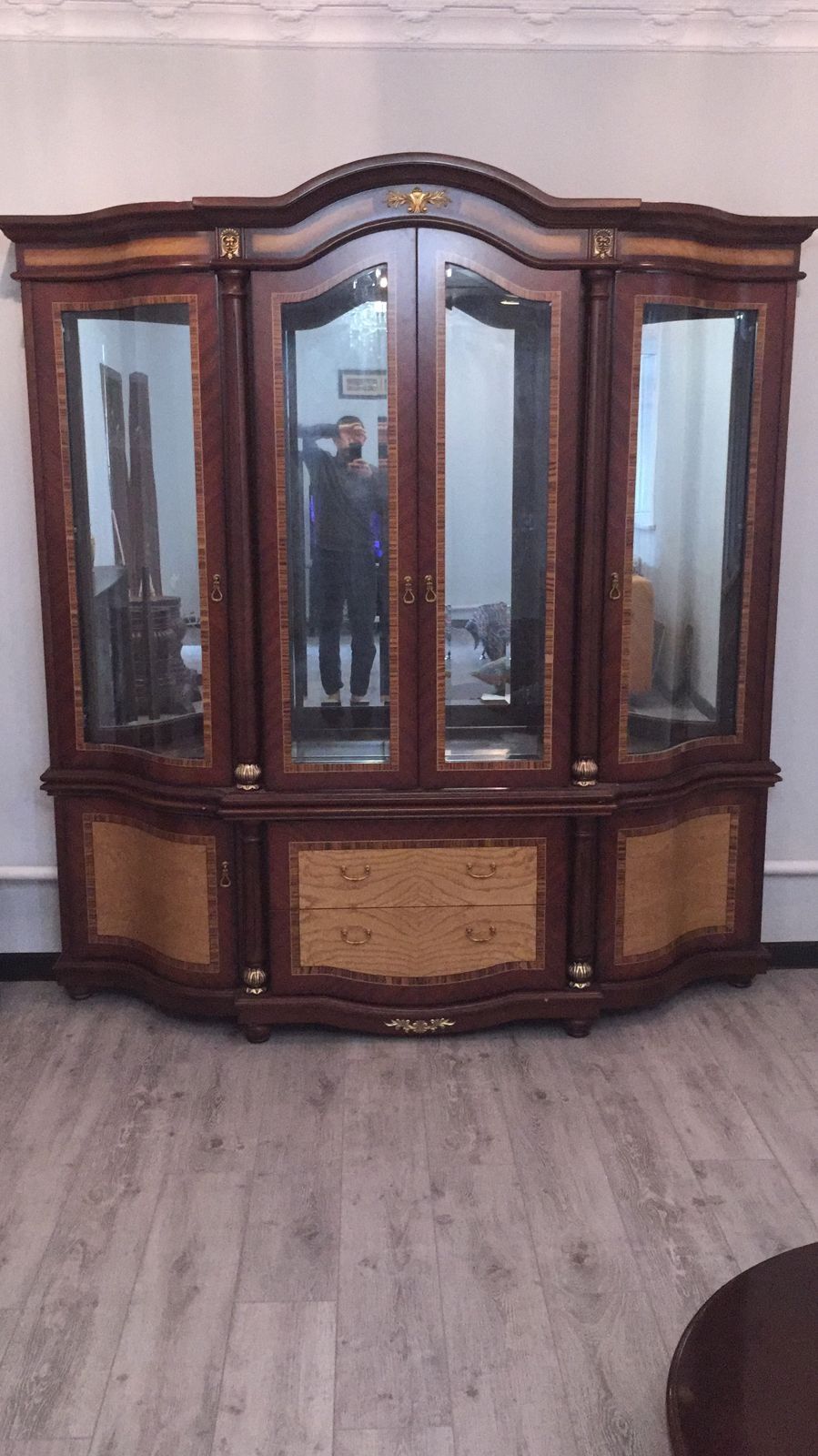 Сервант в гостинную
