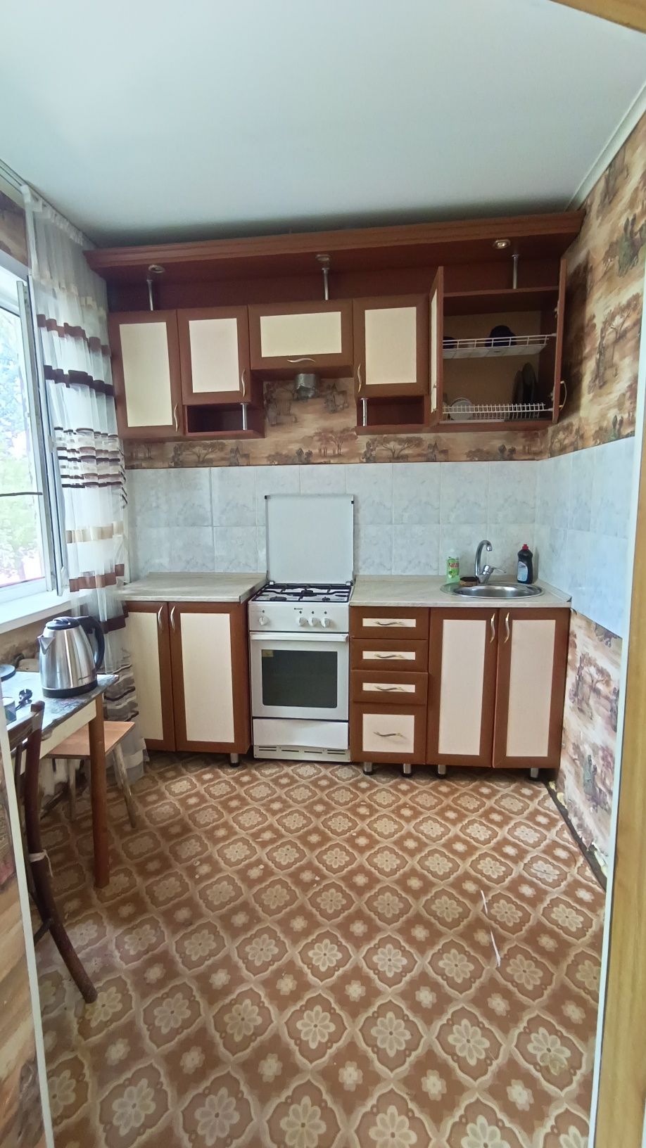 Продам 3-хкомнатную квартиру на 6 мкр.