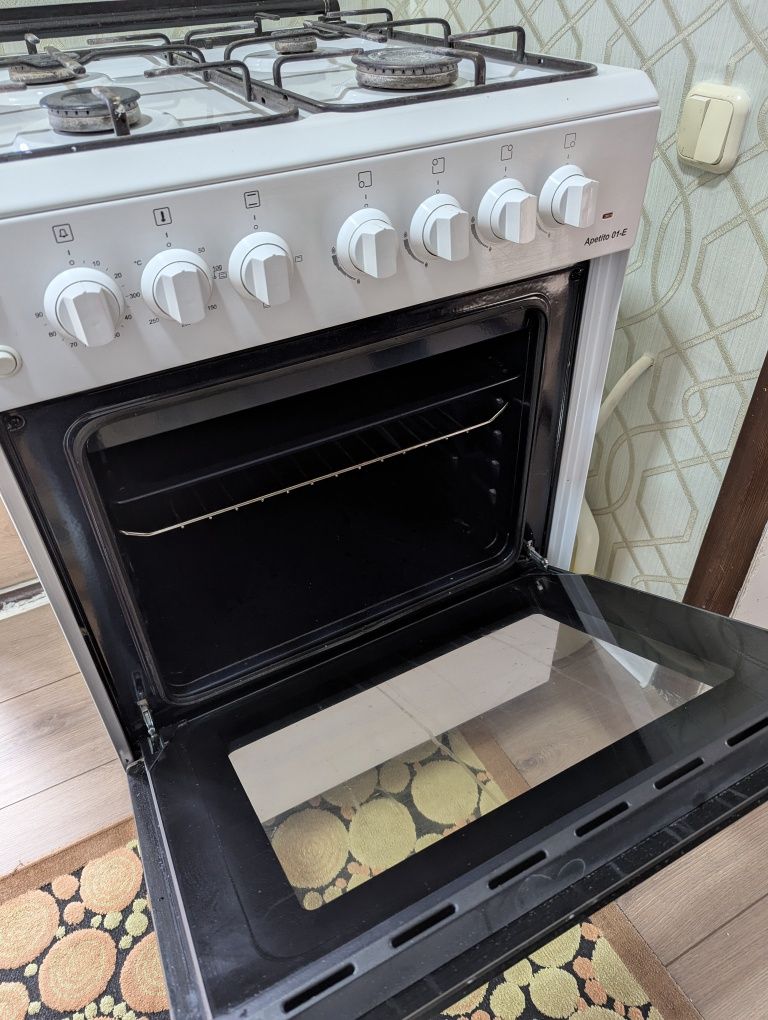 Продам газовую плиту Artel
