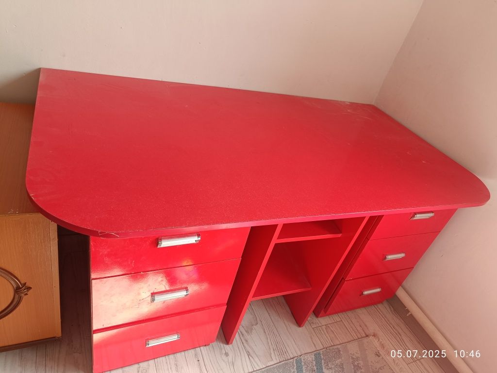 Потставка с тумбычками красны