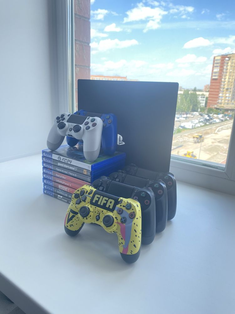 Playstation 4 PRO (6 джойстиков + топ игры)