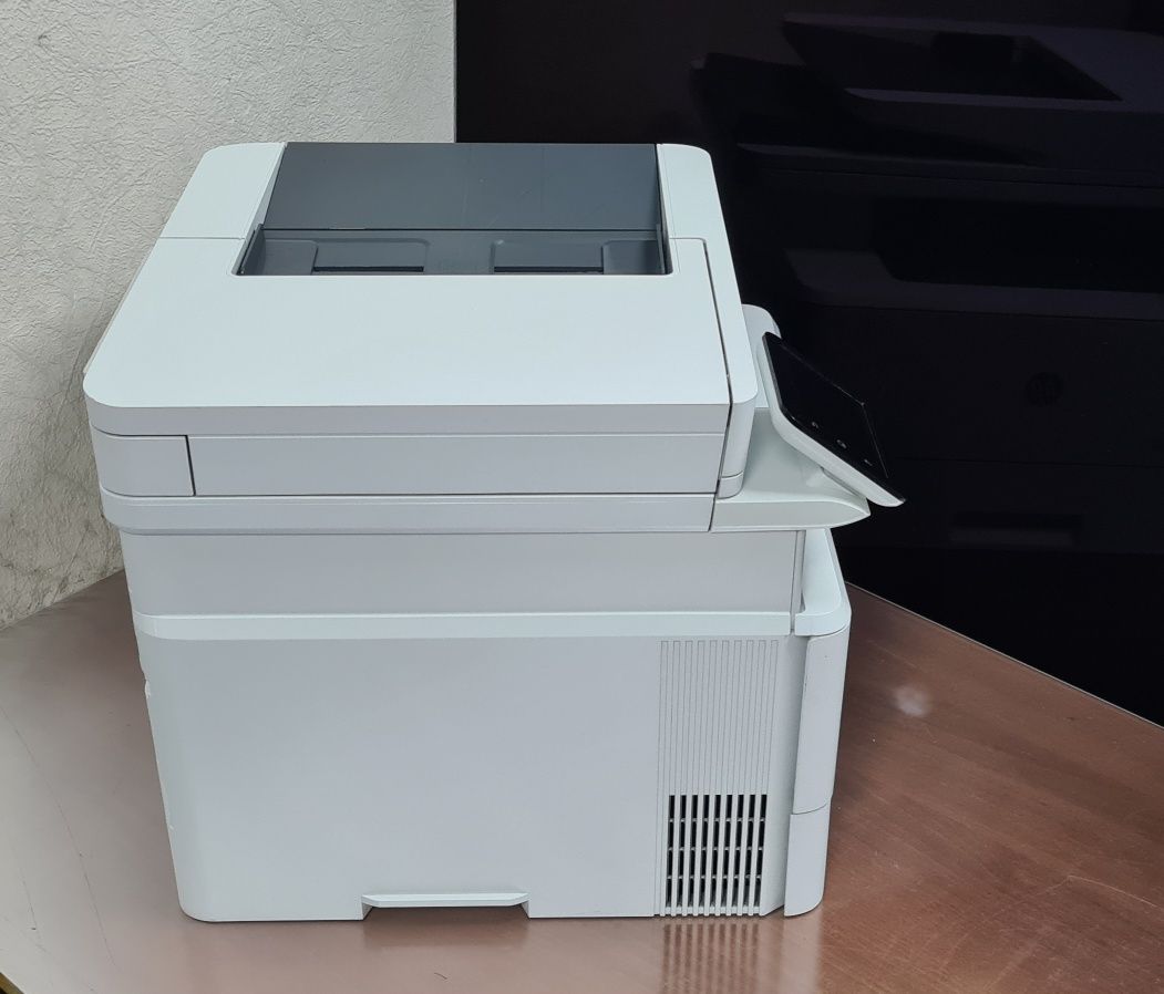Продаю черно-белый лазерный принтер 3в1 HP LaserJet M426dw c WiFi