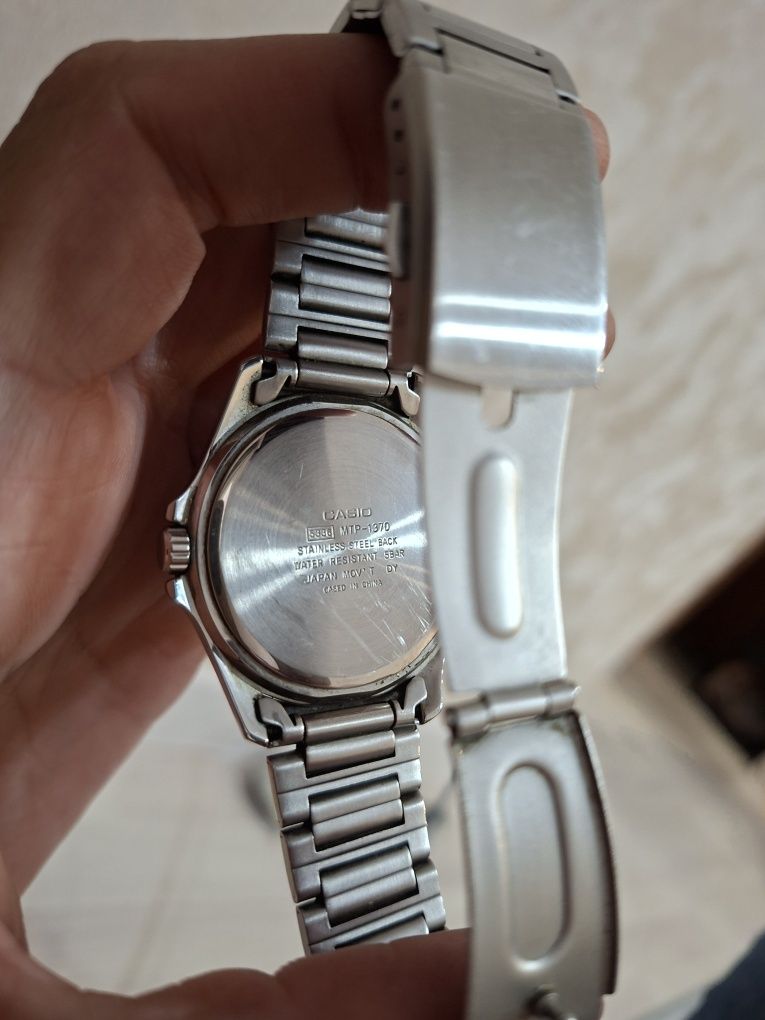 Мужские часы Casio.