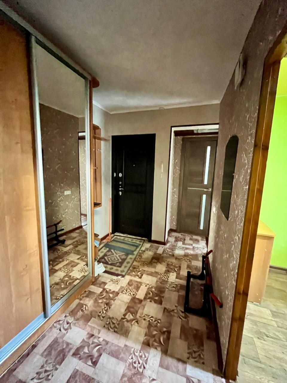 Продается 2х комнатная квартира с раздельной планировкой на 2 этаже