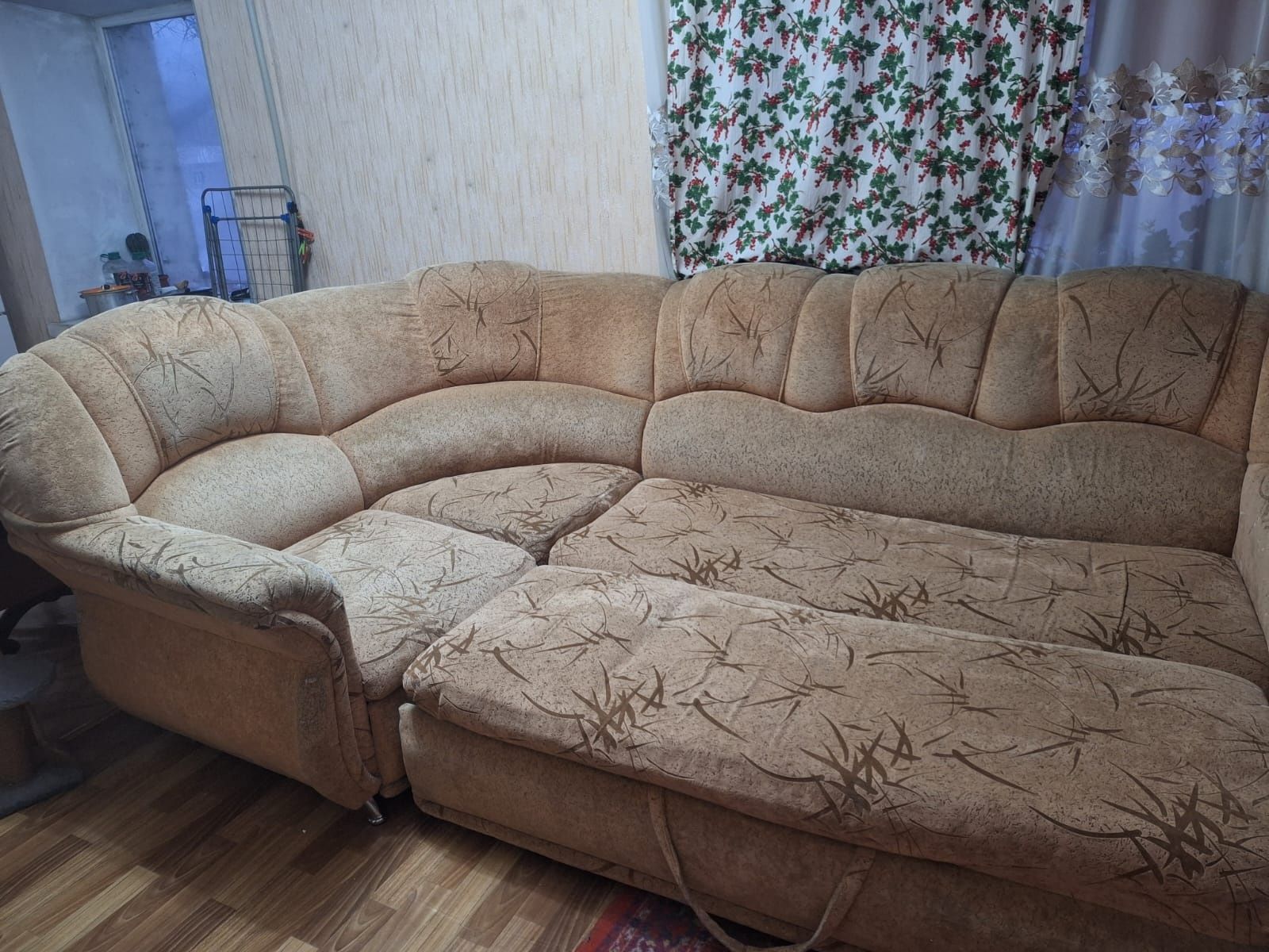 Продам диван уголок