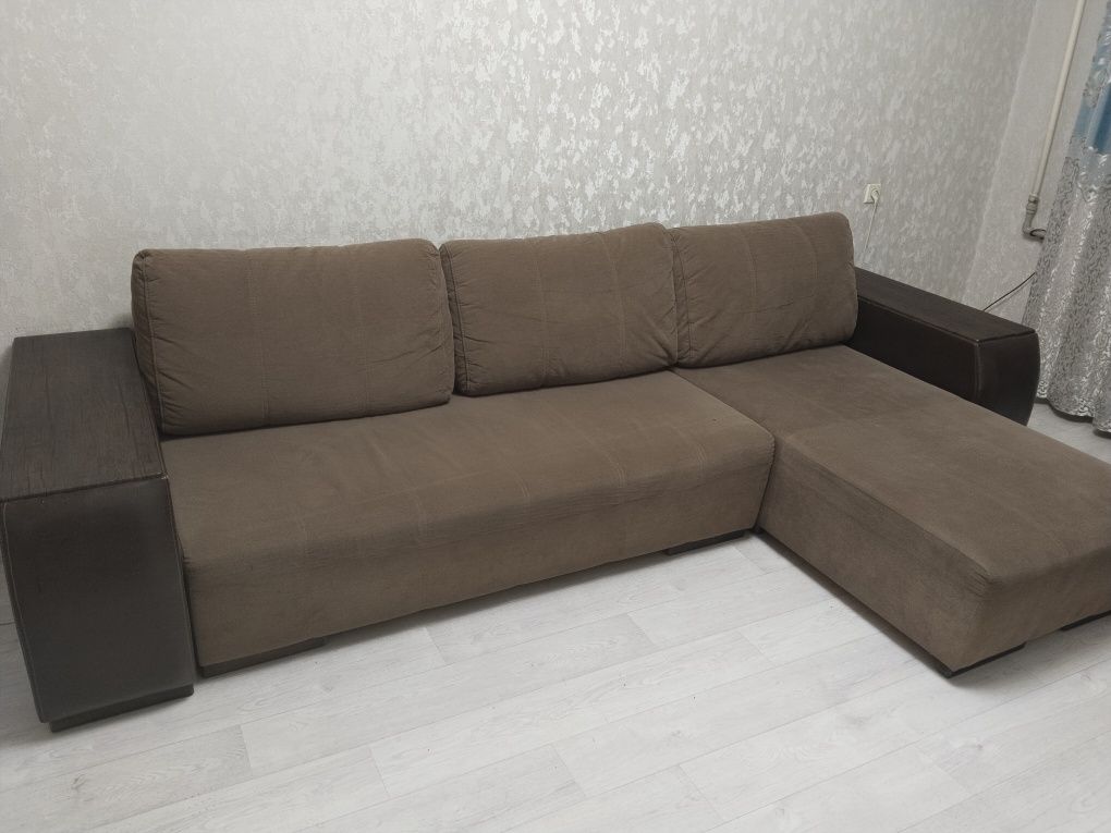 Продам диван в хорошем состоянии