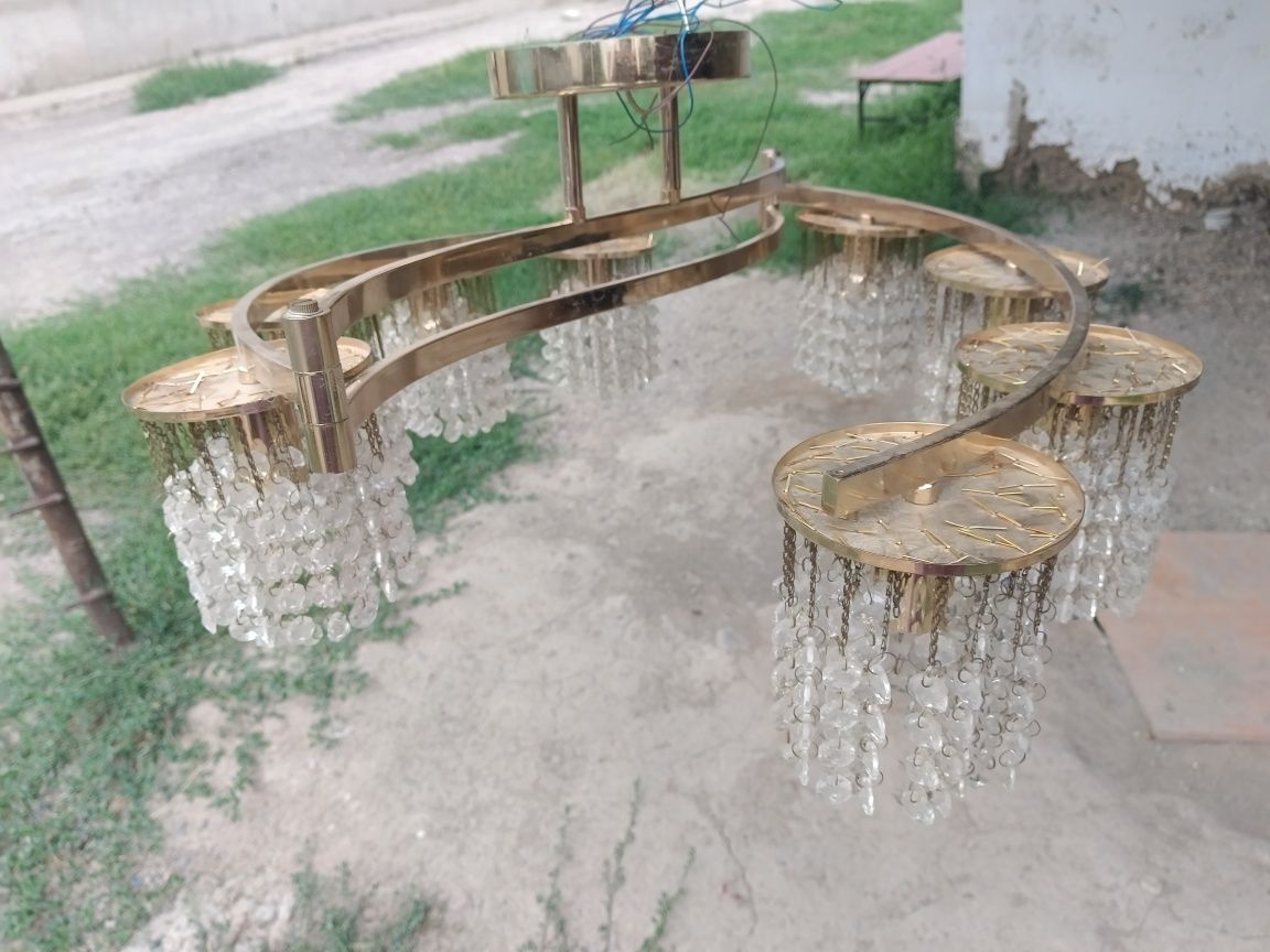 Продам люстру хрустальную