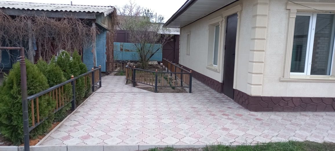 Продам в комплексе автосервис, дом, участок