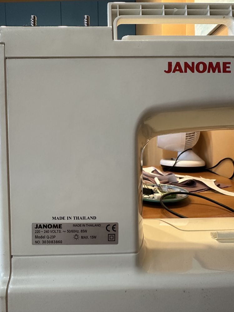Швейна машинка Janome