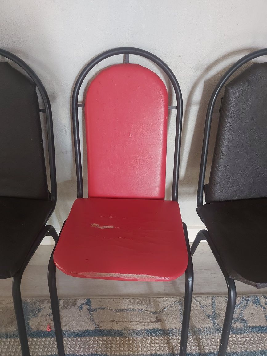 Продам кухонные стулья