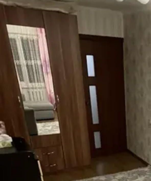 Шкаф для одежды в хорошем состоянии